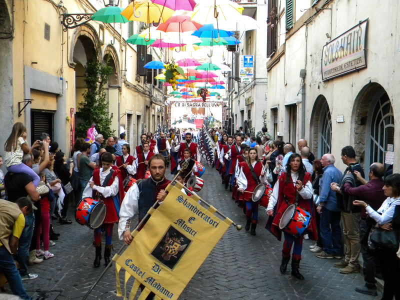 Domenica 4 ottobre – Sfilata dei Carri Allegorici h 15,30